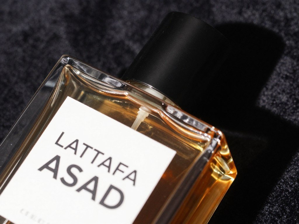 Detalhe do frasco Lattafa Asad